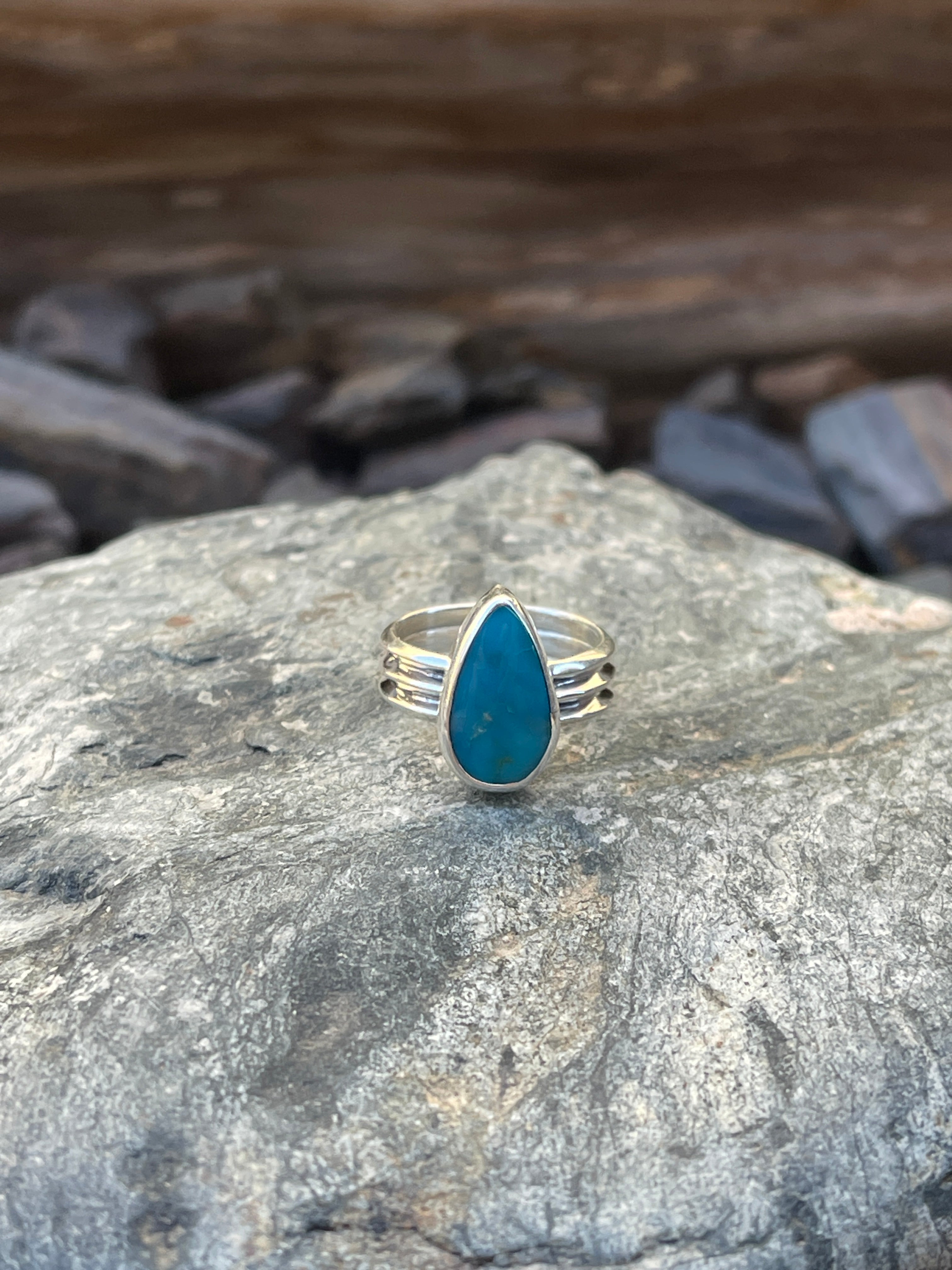 Handmade Solid Sterling Silver Tear Drop Kingman Turquoise Plain Bezel Ring - Size 6