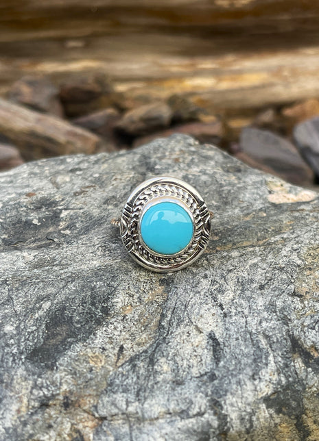 Round Hand Crafted Sterling Silver Blue Kingman Turquoise Ring - Size 8