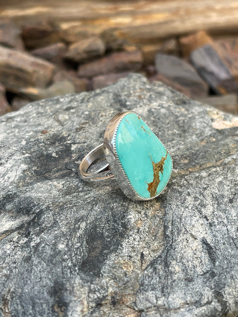 Handmade Solid Sterling Silver Kingman Turquoise Ring with Plain Bezel Trim - Size 6 1/2