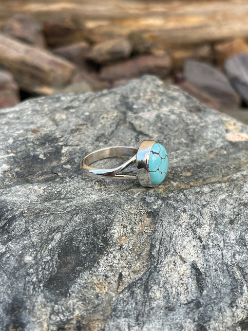 Dainty Handmade Solid Sterling Silver Number Eight Turquoise Ring - Size 5