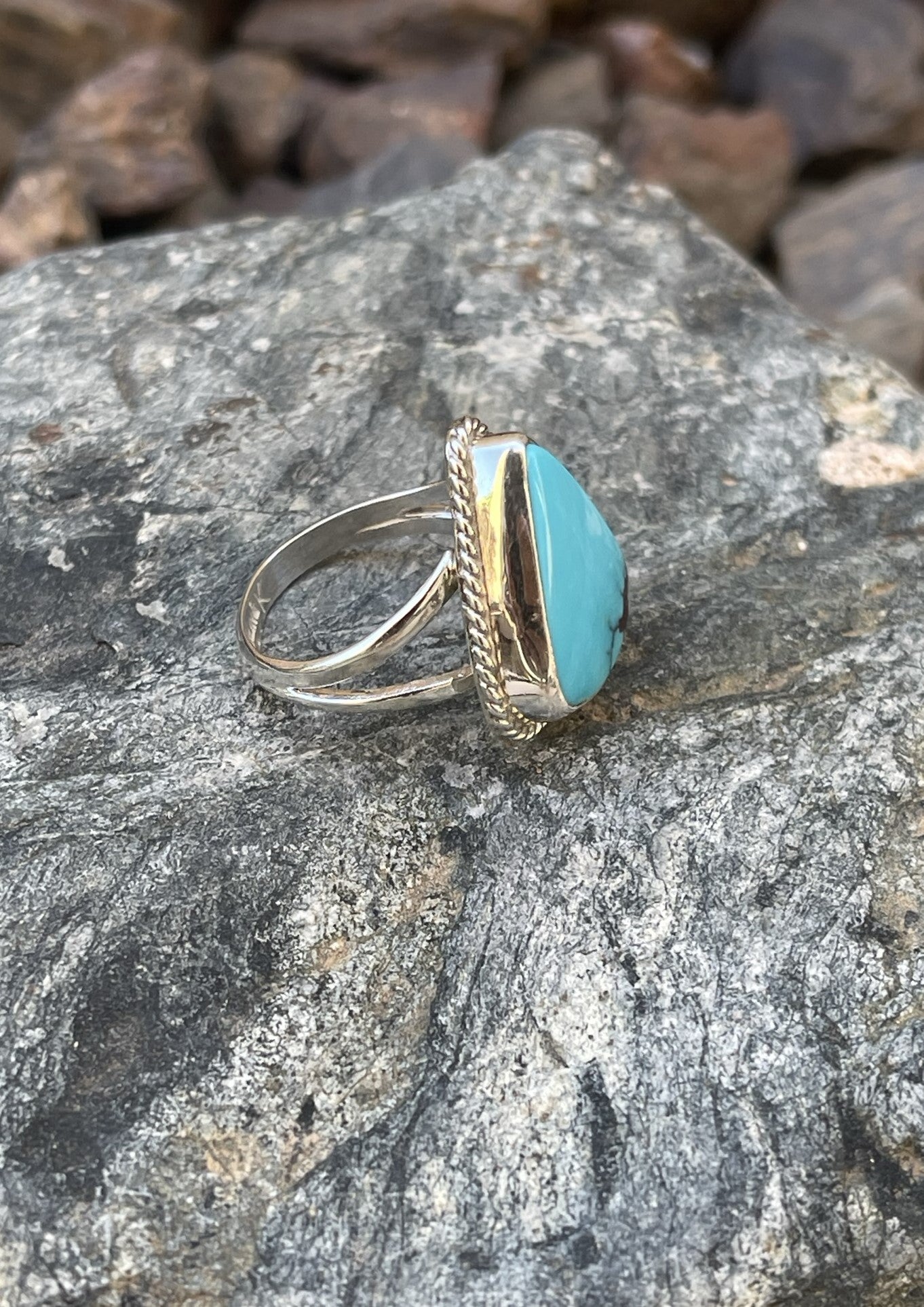 Handmade Sterling Silver Kingman Turquoise Ring with Twist Trim - Size 8 1/2