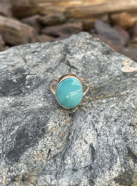 Handmade Sterling Silver Kingman Plain Bezel Turquoise Ring - Size 7