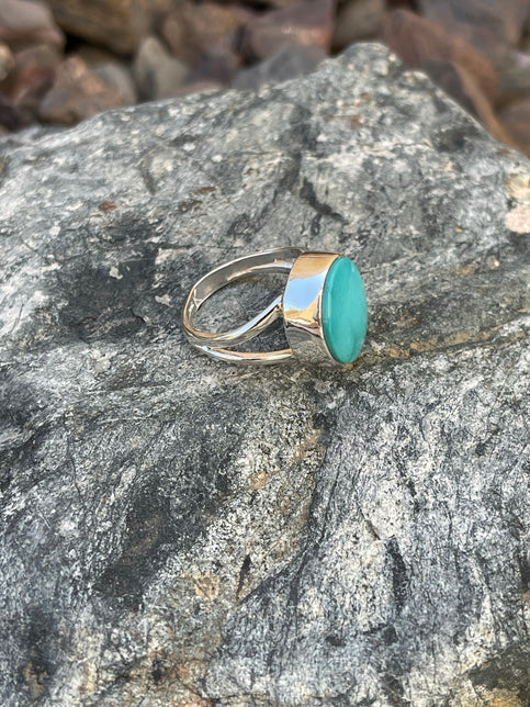 Handmade Sterling Silver Kingman Plain Bezel Turquoise Ring - Size 7