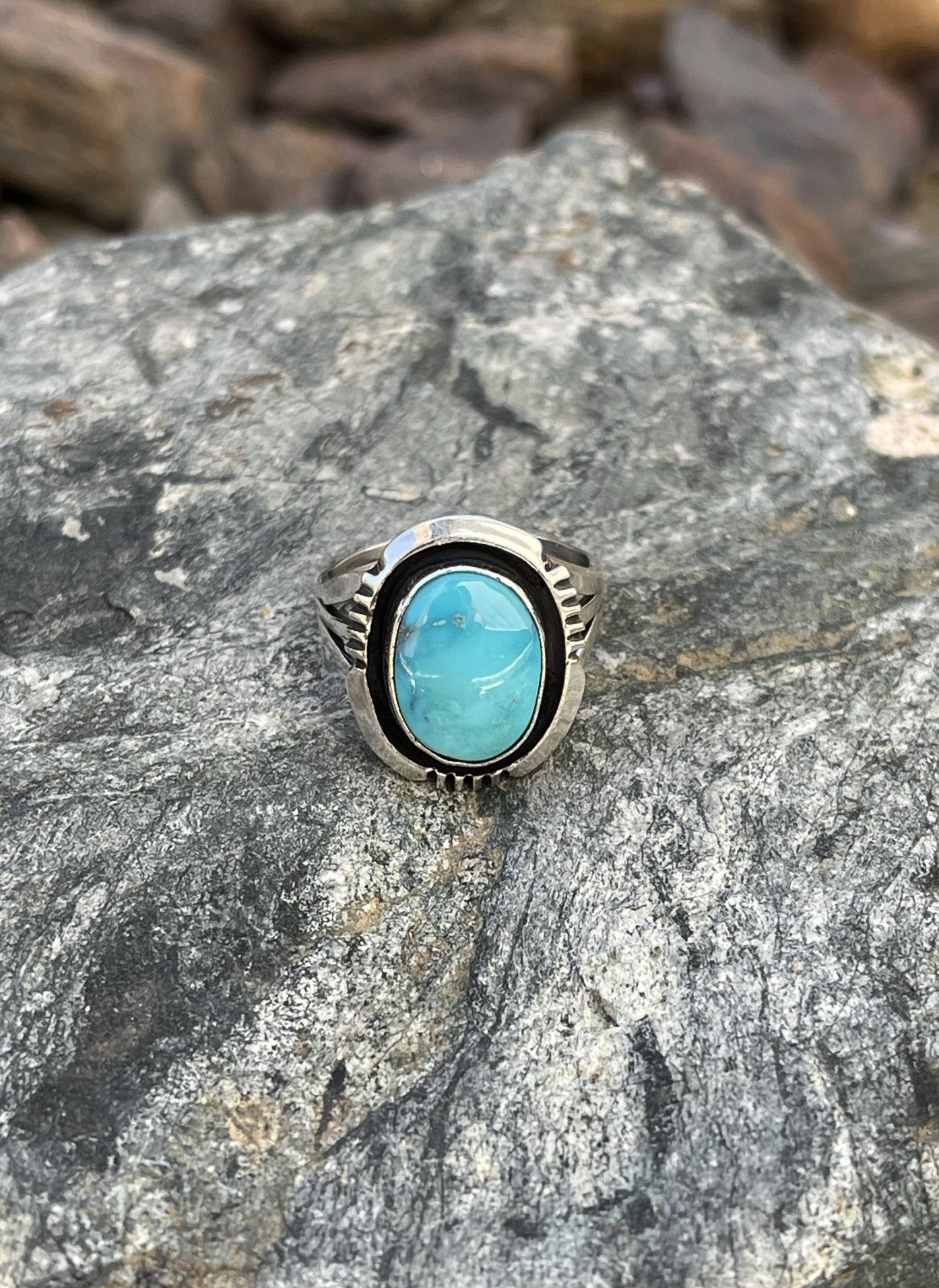 Small Handmade Sterling Silver Kingman Turquoise Ring - Size 6