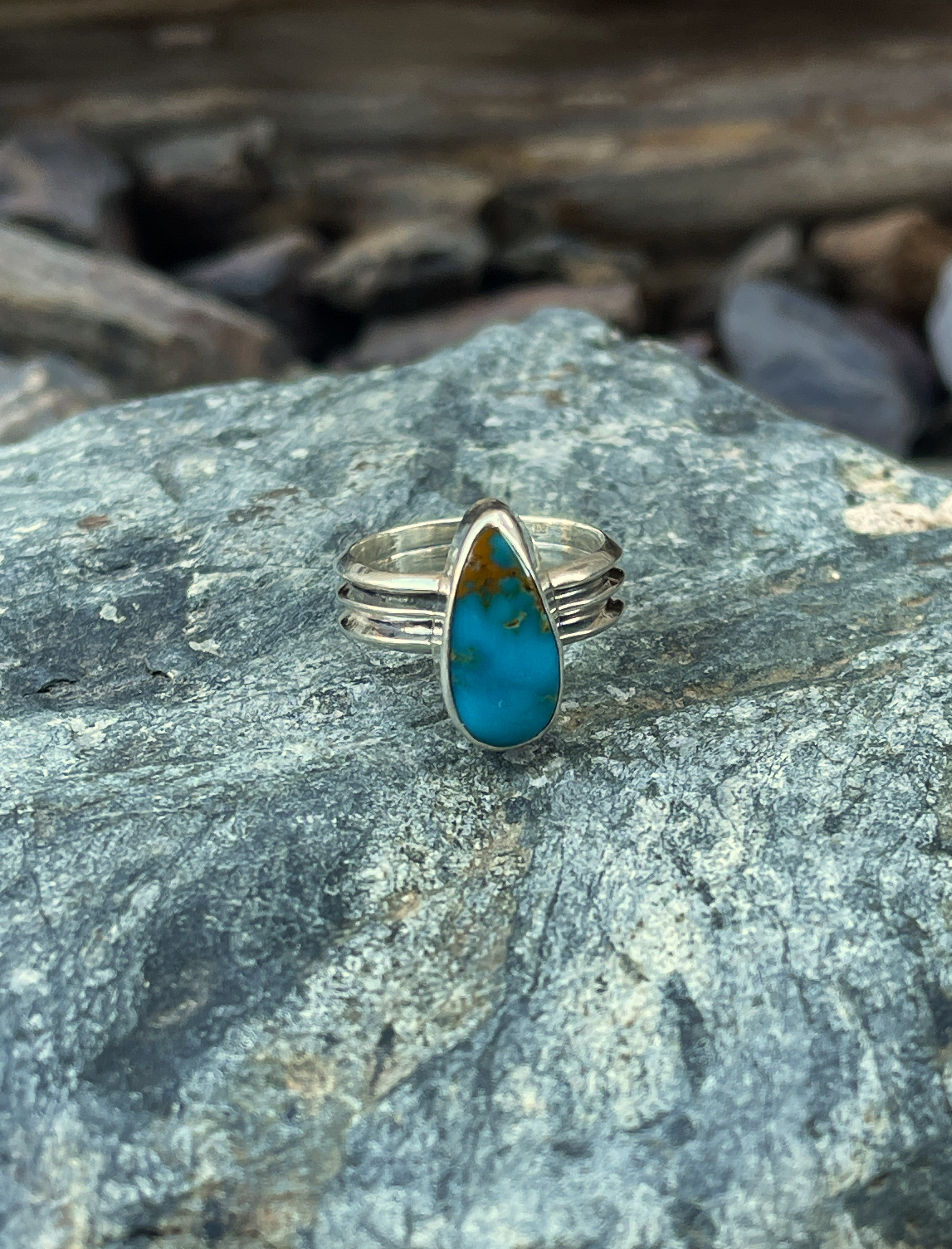 Small Hand Crafted Sterling Silver Single Stone Tear Drop Kingman Turquoise Ring - Size 7