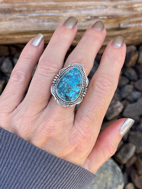 Solid Sterling Silver Blue Kingman Turquoise Ring with Traditional Stamp Detail- Size 8 1/2